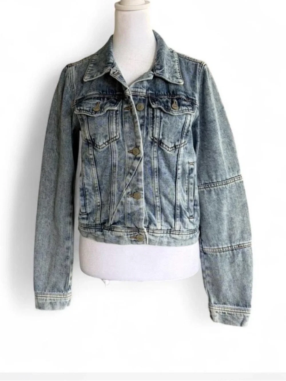 Free People Faded Light Blue Denim Jacket - Picture 1 of 7